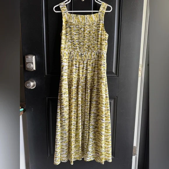 WHITE HOUSE BLACK MARKET Yellow Pleated Sleeveless Utility Dress Size 4 - Picture 3 of 13